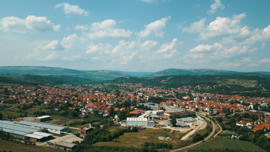 Сврљишка котлина чини централни део сврљишког подручја и важан је елемент његовог географског положаја.